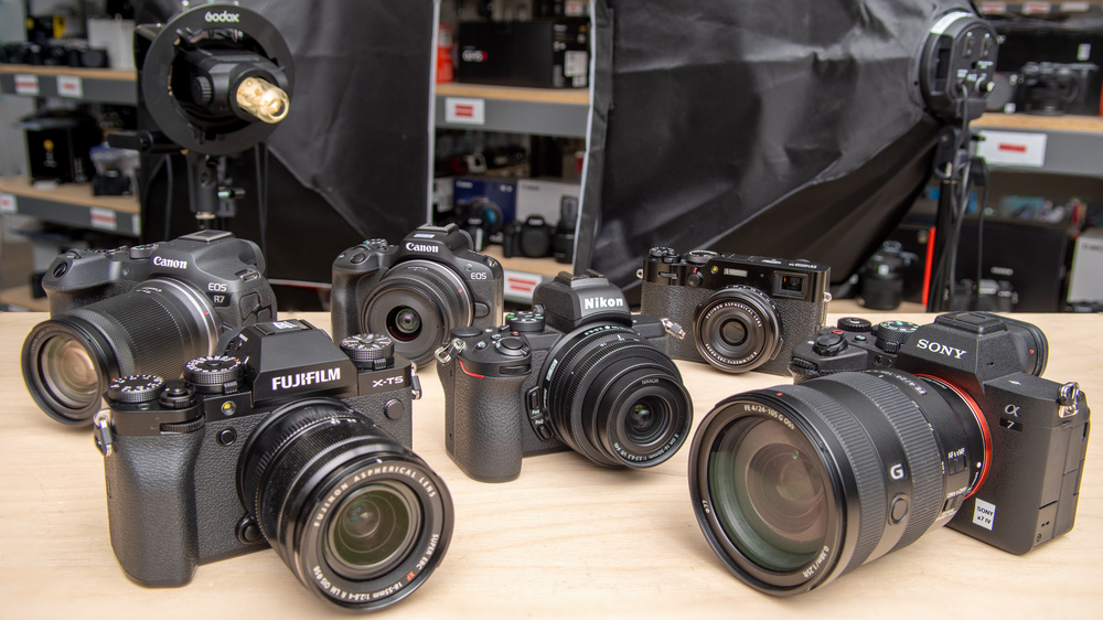 CAMERAS AND PHOTOGRAPHY EQUIPMENTS